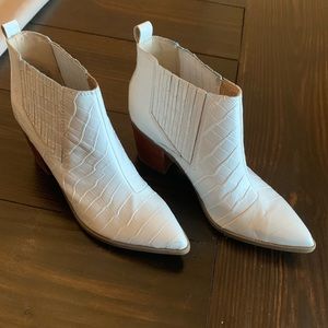 Marc Fisher white 2 inch boots